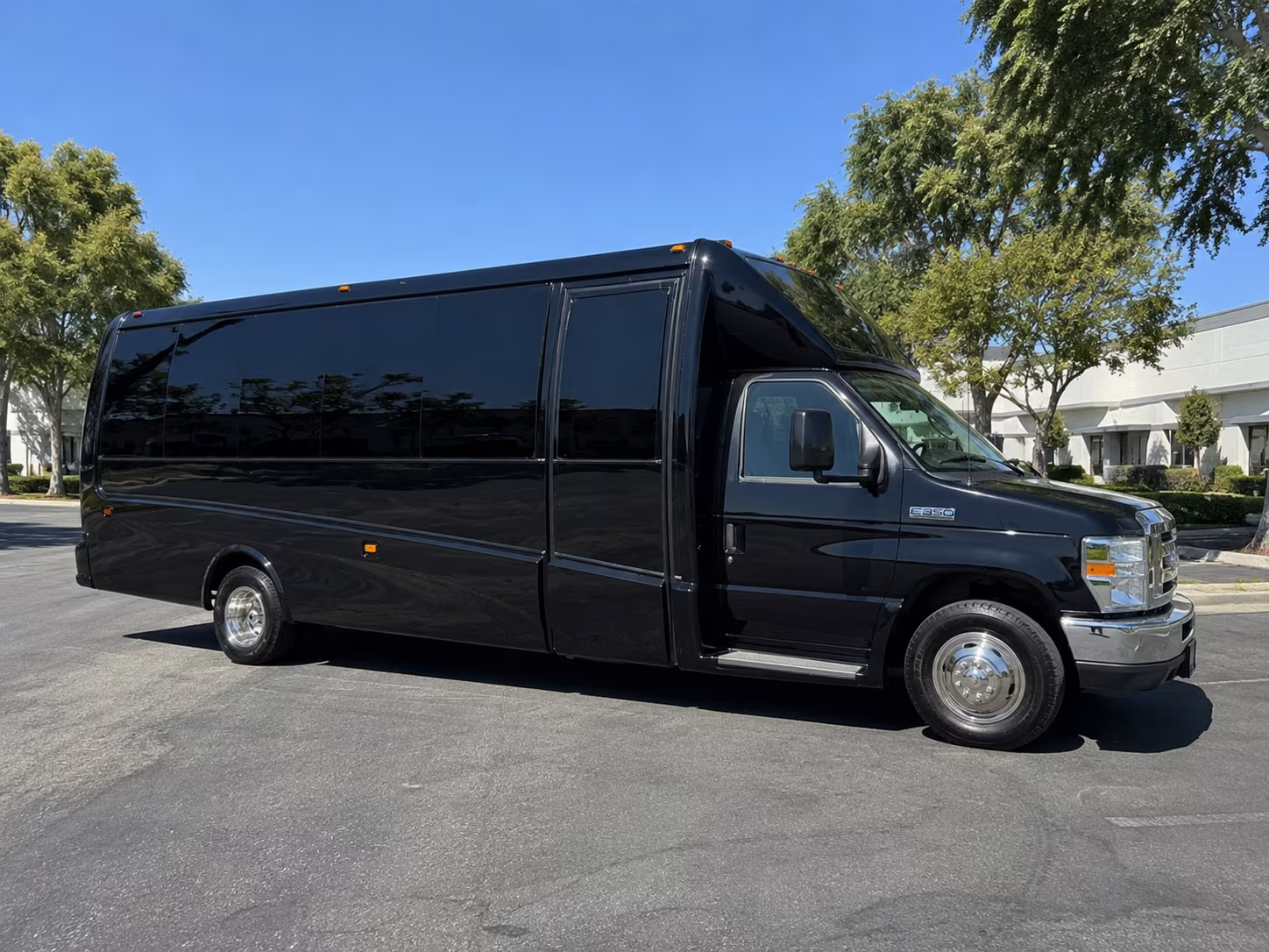 bachelorette party buses through kirkland and woodinville wine country