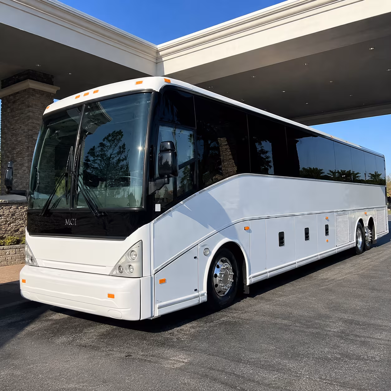 charter buses to the woodmark hotel and carillon point venues