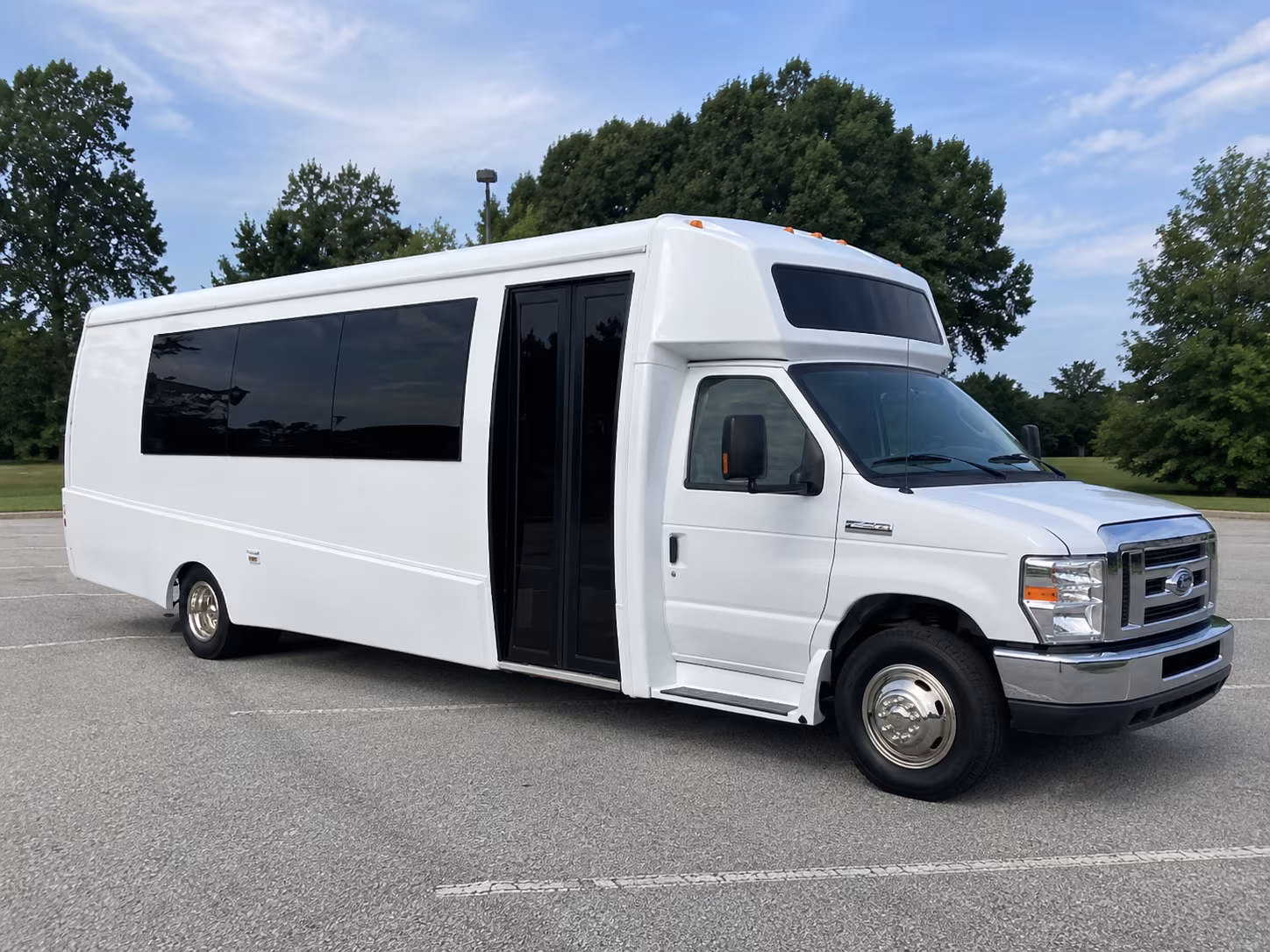 kirkland 18 passenger party bus
