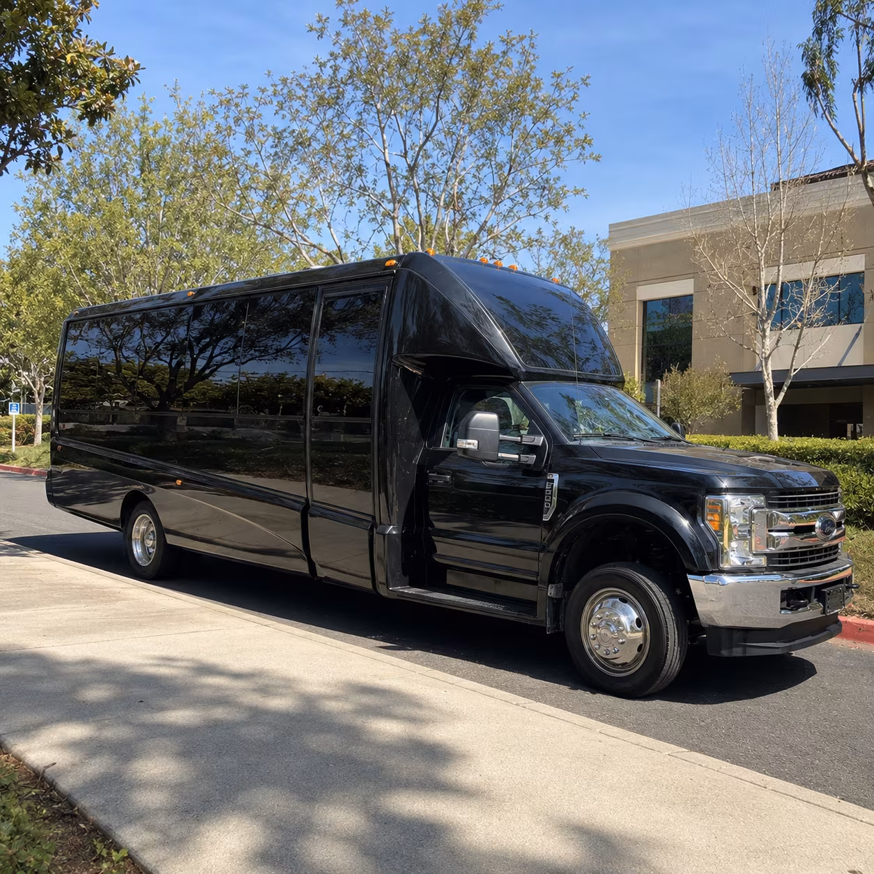 kirkland concert party bus rental
