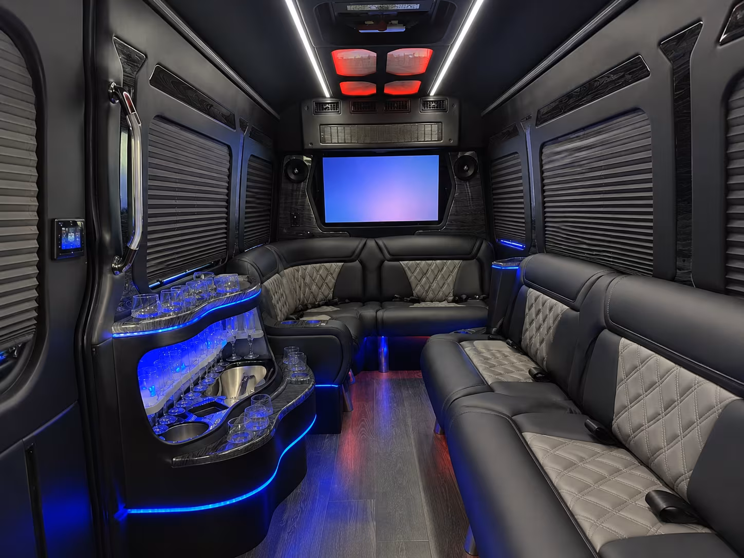 shuttle buses to paine field snohomish county airport pae from kirkland